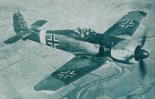 Samolot myśliwsko-bombowy Focke-Wulf Fw-190G-3 w locie. Samolot został zdobyły przez Amerykanów i przetransportowany do USA. (Źródło: via Lotnictwo Aviation International nr 5/1991).