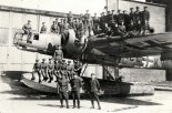 Wrak wodnosamolotu Heinkel He-115 przejęty na terenie poniemieckiej bazy wodnosamolotów w Mielnie, 1946 r. (Źródło: zbiory Muzeum Obrony Przeciwlotniczej w Koszalinie).