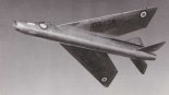 Pierwszy prototyp samolotu English Electric P.1 (XN731) w locie. (Źródło: Grzegorzewski J. ”Samolot myśliwski BAC Lightning”).