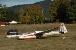 Szybowiec Schleicher ASK 13 należący do Geelong Gliding Club w Australii. Na szybowcu tym wykonywał loty Jarek Mosiejewski. (Źródło: Copyright Jarek Mosiejewski).