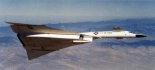 Samolot bombowy North American XB-70A ”Valkyrie” w locie.  (Źródło: US Goverment).