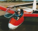 John Serafin w kabinie szybowca ”Orlik II”. (Źródło: Przegląd Lotniczy Aviation Revue nr 1/1997).
