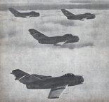 Samoloty myśliwskie MiG-15 polskiego lotnictwa wojskowego. (Źródło: Modelarz nr 2/1956).