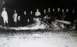 Śmiertelny wypadek Jorge Newbery. Wrak samolotu Morane-Saulnier. Los Tamarindos, Mendoza. 1.03.1914 r. (Źródło: archiwum).