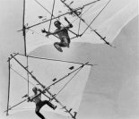 Bob i Chris Wills z USA na swoich lotniach. Bambus, taśma klejąca i celofan. Ok. 1963 r. (Źródło: archiwum). 