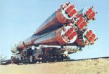 Rakieta Sojuz 31 w czasie transportu na stanowisko startowe. Kosmodrom Bajkonur , sierpień 1978 r. (Źródło: archiwum).