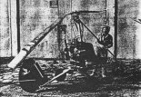 Pierwszy wiatrakowiec jednomiejscowy Mariana Górniaka. Demontaż wiatrakowca po uszkodzeniu w czasie prób w 1993 r. (Źródło: archiwum Marian Górniak).