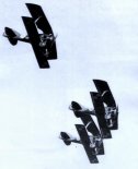 Klucz samolotów SPAD S-51C1 ze 111 Eskadry Myśliwskiej w pokazach nad Łodzią, 1927 r. (Źródło: Belcarz Bartłomiej, Sankowski Wojciech ”Spad 61 C1, Spad 51 C1, Wibault 70 C1”).